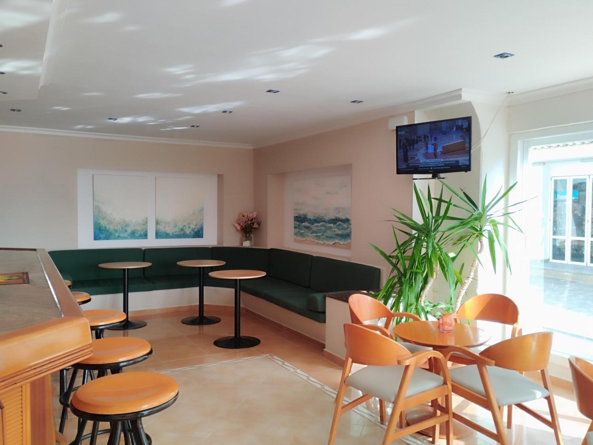 Hostal Mar Y Huerta Es Cana Екстериор снимка